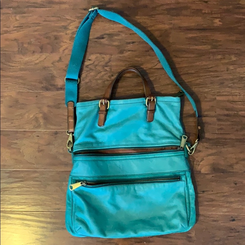 Fossil vintage hobo explorer bag. Never used.